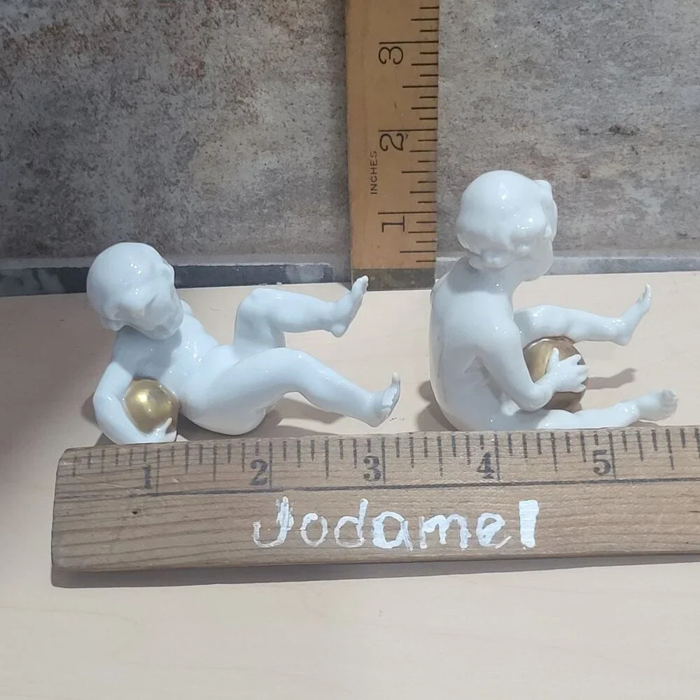 Porcelain Boy Playing With Golden Ball Miani Venezia Calle Fabbri 4665 Chipped T